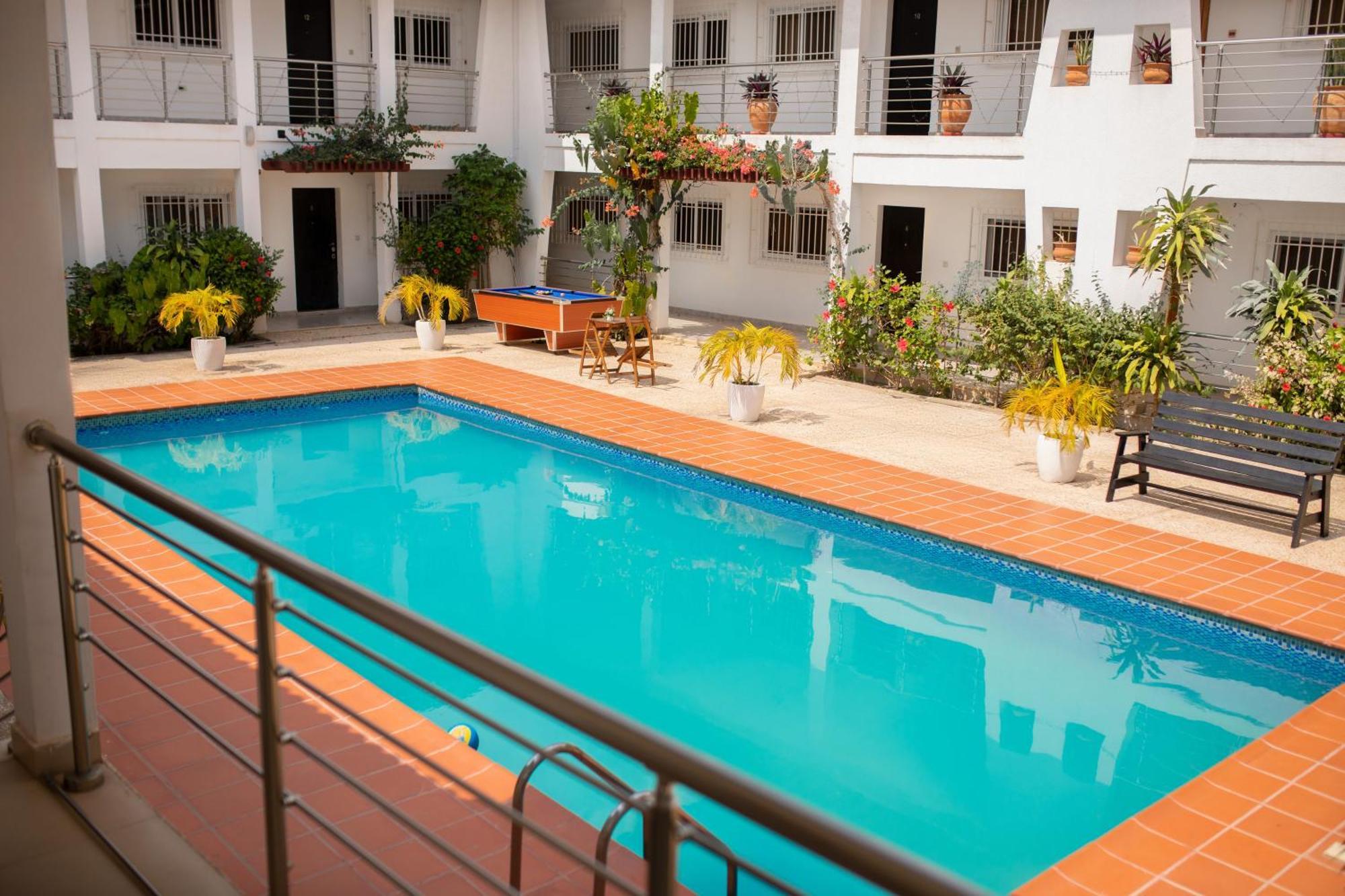 تاكورادي Bragha Apartments And Hotel المظهر الخارجي الصورة